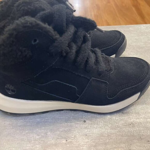 TIMBERLAND WOMEN'S RETRO SWIFT HIGH TOP LACE SNEAKE BLACK SUEDE A431J-EK4 - Picture 2 of 9